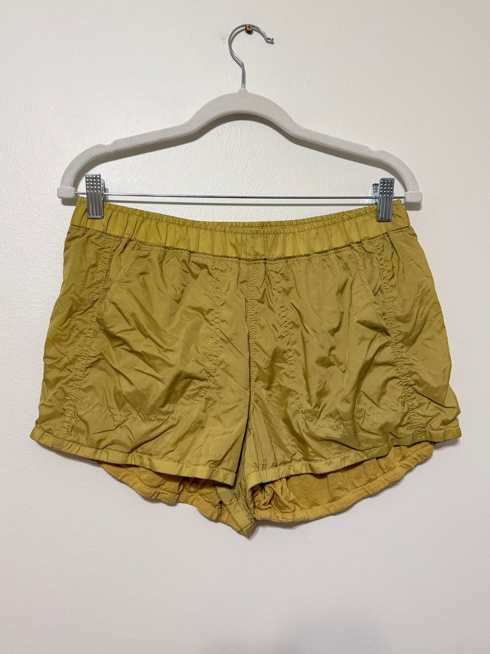 Free People Movement Sunshine bubble hem shorts size medium - Picture 2 of 6